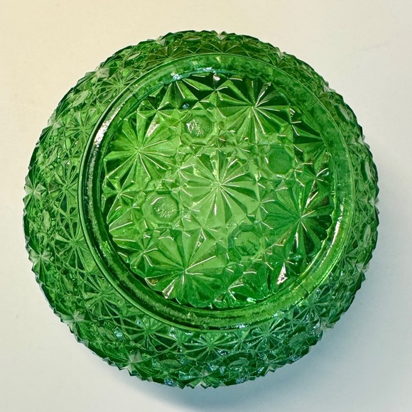 VTG L.E. Smith Emerald Green Daisy & Button Crimped Rim Art Glass Rose Bowl Vase - Picture 5 of 6